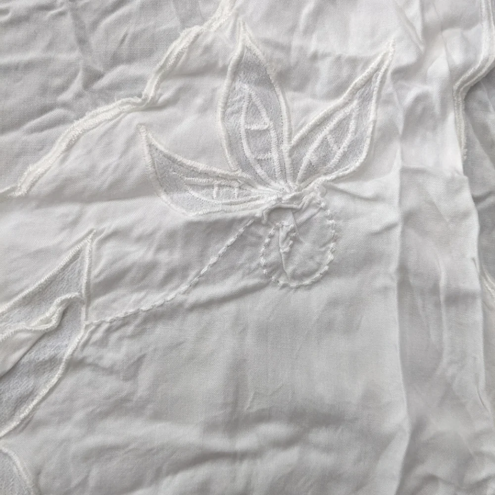 Bali Emerald White Butterfly Top Size 2X - Picture 4 of 5